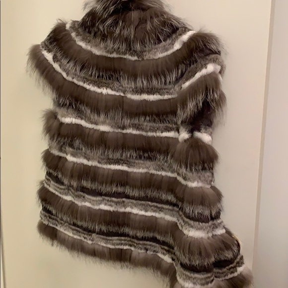 Tory Burch rabbit and fox fur cap sleeve vest - Picture 4 of 4